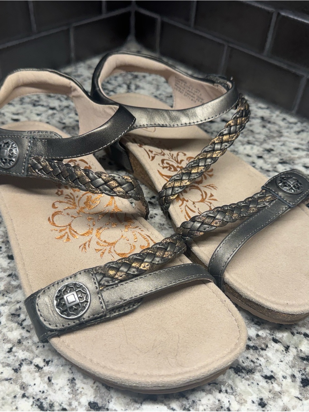 Aetrex Women's Metallic Pewter Braided Strap Sandals, size 9 - Picture 12 of 12